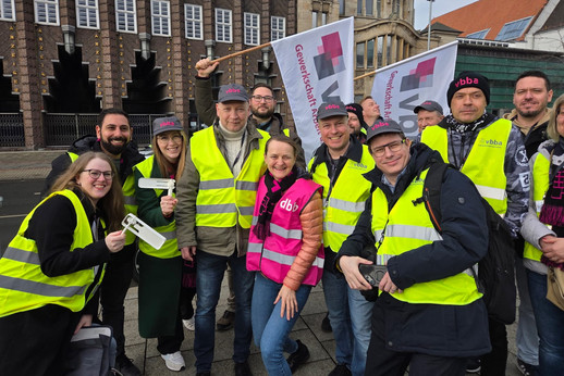 Die vbba-Teilnehmenden der Großdemo in Hannover