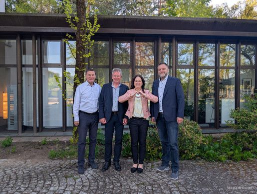 Das Bild zeigt die Mitglieder der Tarifkommission TV-BA der vbba